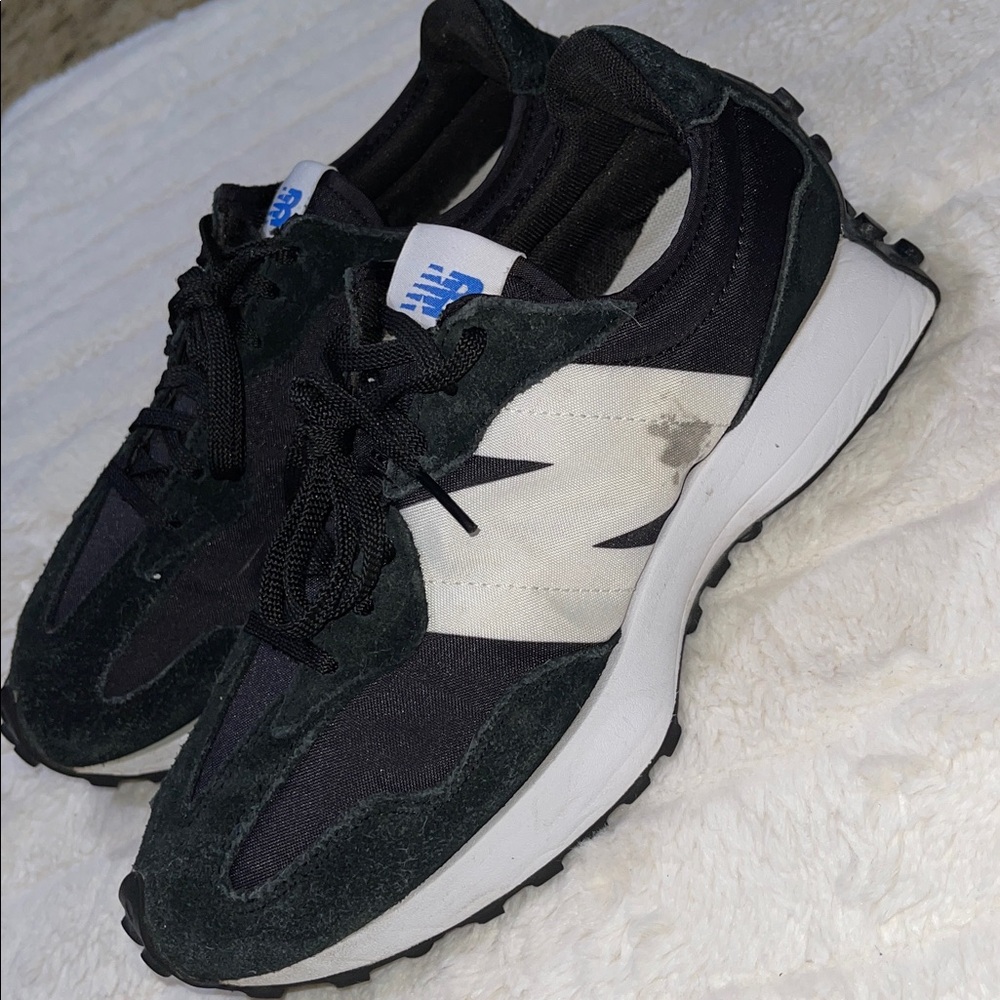 New Balance 327 - Picture 3 of 11